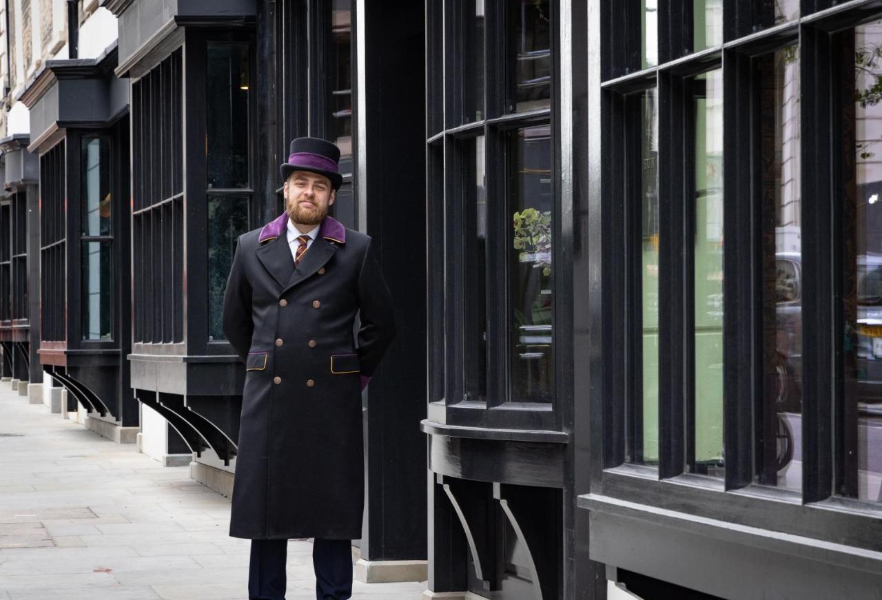 Sun Street Hotel Shoreditch 伦敦 外观 照片 A doorman at the London InterContinental