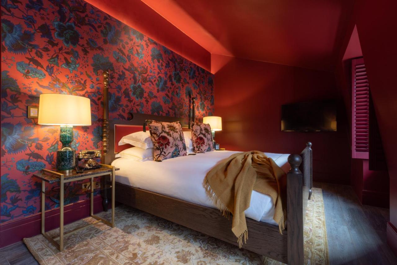 Sun Street Hotel Shoreditch 伦敦 外观 照片 A bedroom at The Mitre